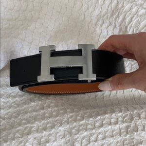 Reversible belt